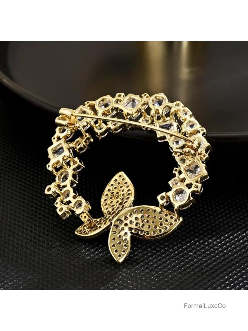 14K Gold Crystal Pearl Butterfly Brooch Pin Elegant Vintage Circular Design